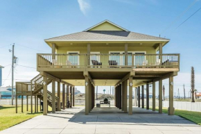 Blue Swordfish Bungalow - 4 Bed, 4 Bath - Short Walk to Beach and Gulf Water!